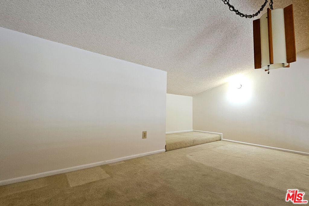 2251 Maurice Avenue - Photo 28