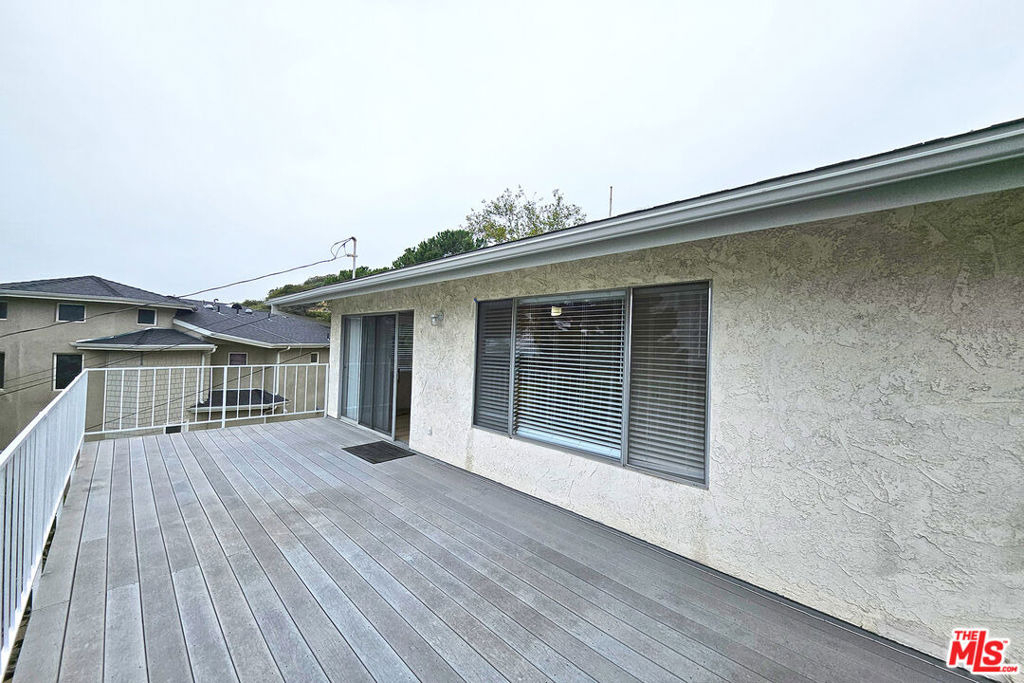 2251 Maurice Avenue - Photo 30