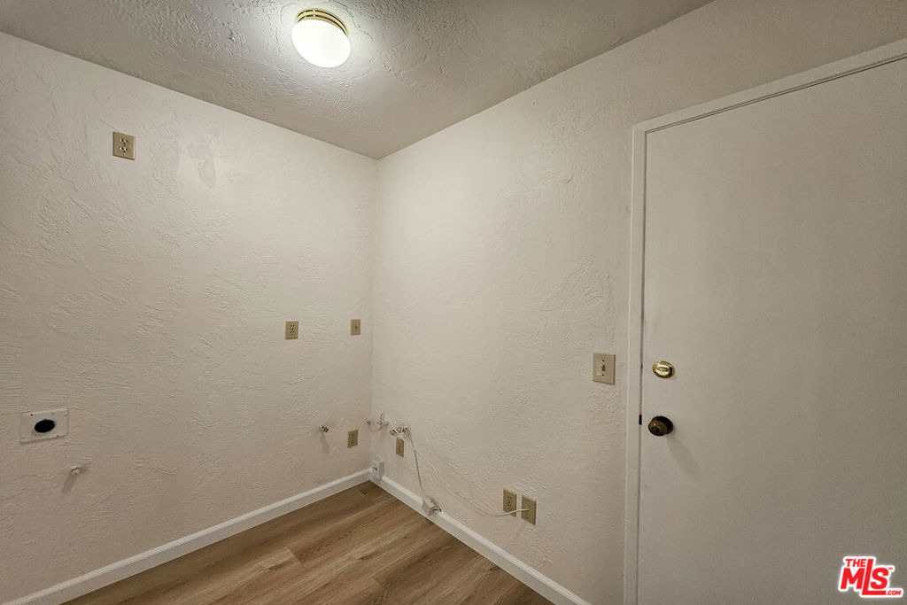 2251 Maurice Avenue - Photo 10