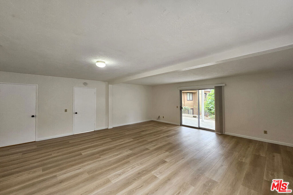 2251 Maurice Avenue - Photo 9