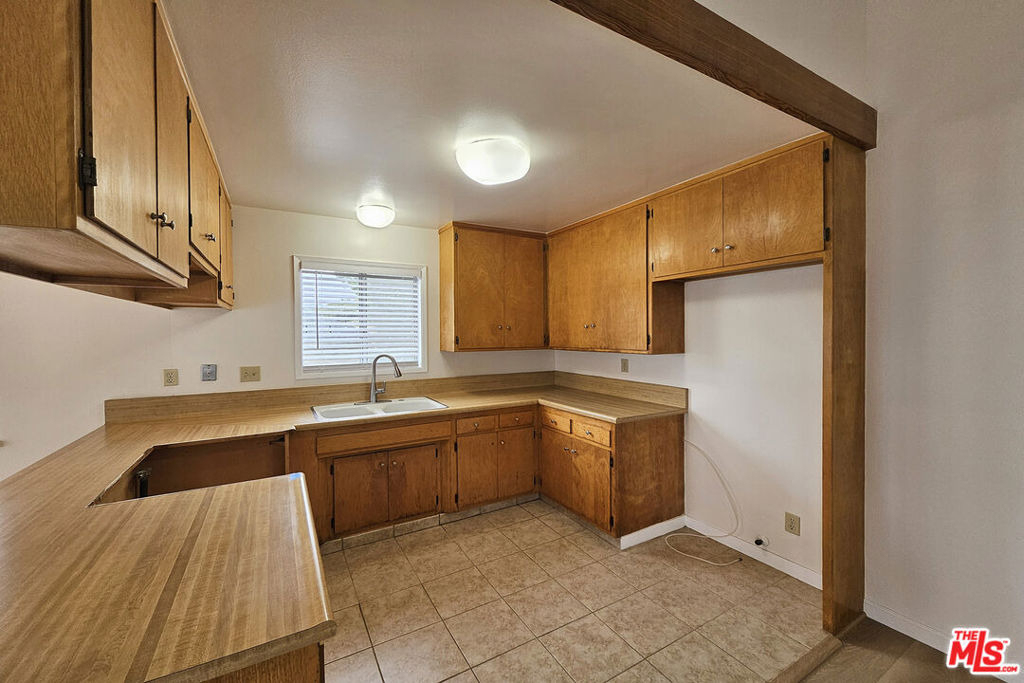 2251 Maurice Avenue - Photo 17