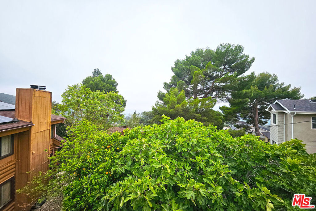 2251 Maurice Avenue - Photo 31