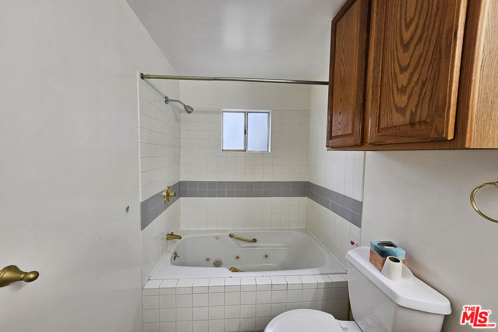 2251 Maurice Avenue - Photo 23