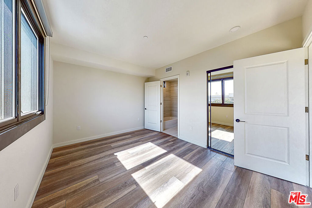1070 S Bedford Street - Photo 28