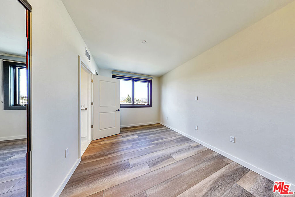 1070 S Bedford Street - Photo 15
