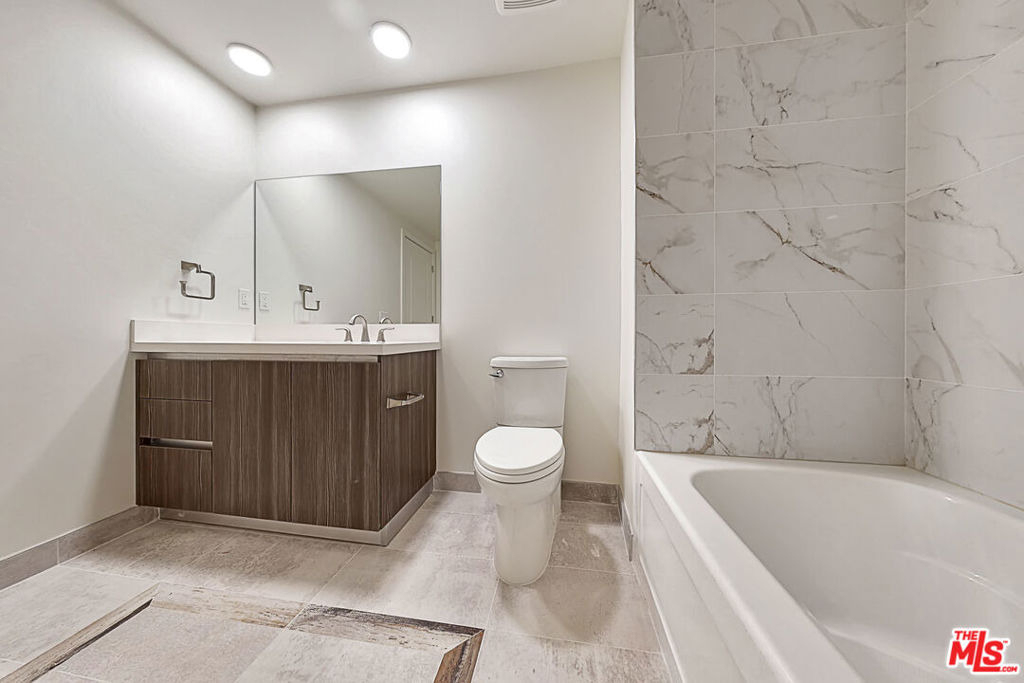 1070 S Bedford Street - Photo 13
