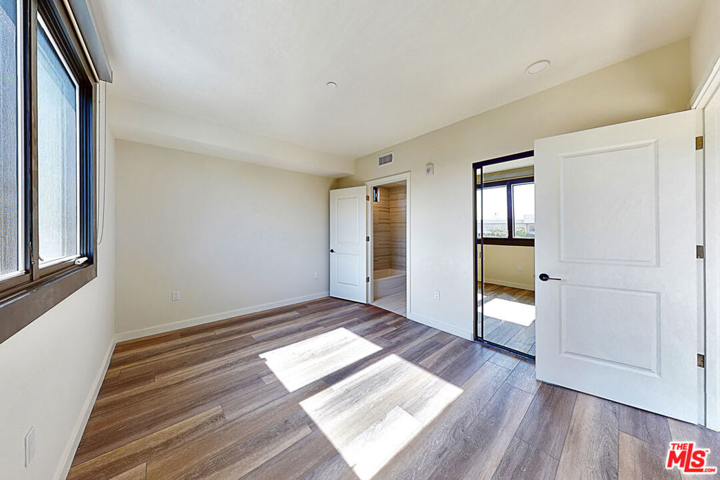 1070 S Bedford Street - Photo 17