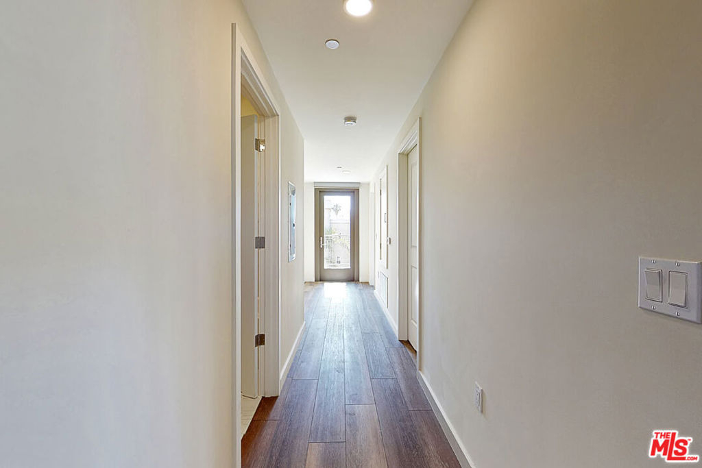1070 S Bedford Street - Photo 31