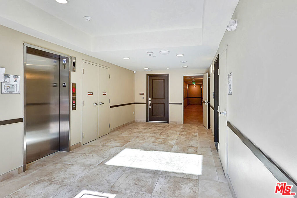 1070 S Bedford Street - Photo 30