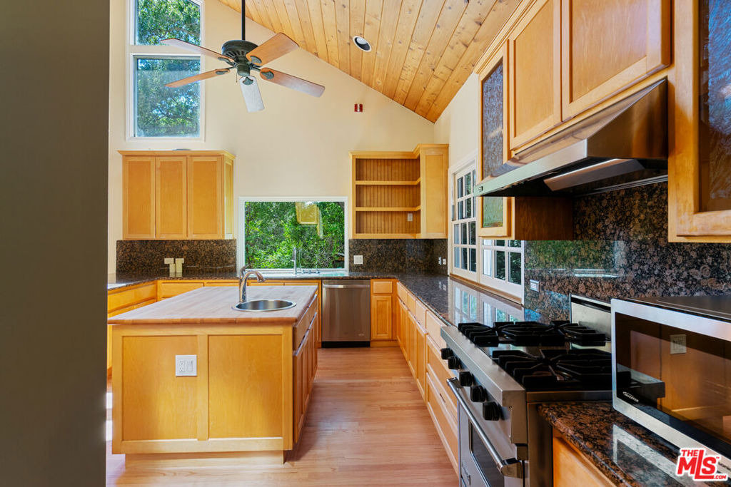 20912 Fontaine Road - Photo 10