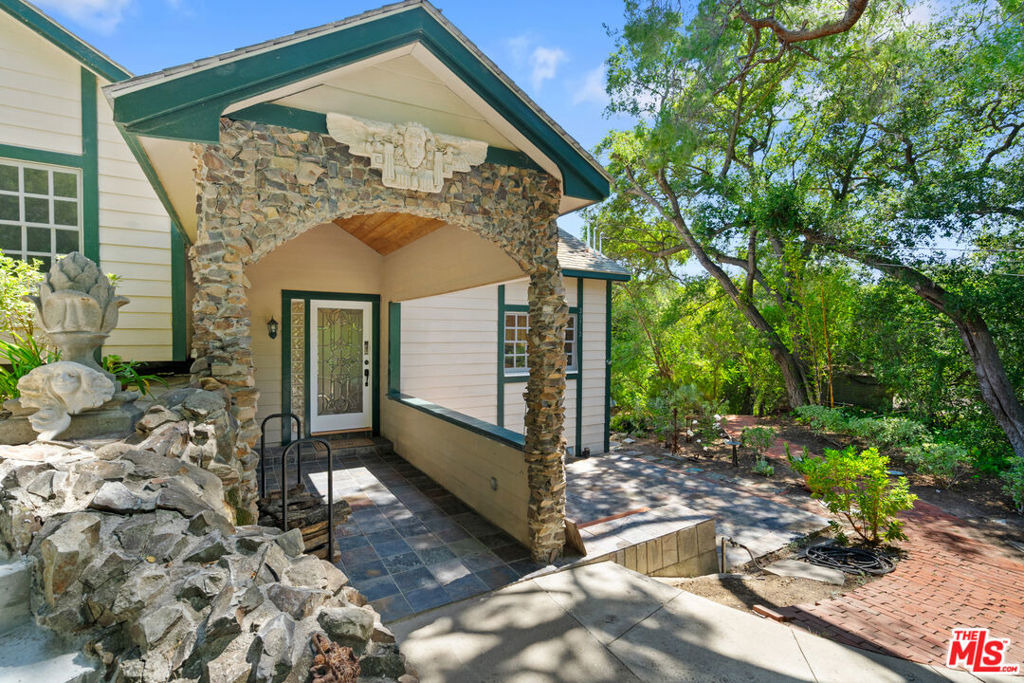 20912 Fontaine Road - Photo 1