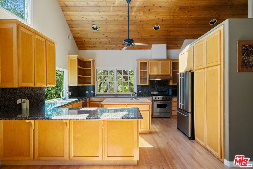 20912 Fontaine Road - Photo 11