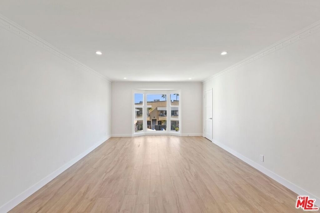 1250 N Crescent Heights - Photo 0