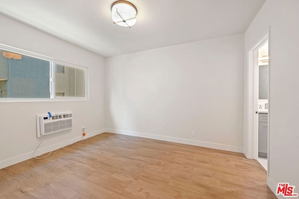 1250 N Crescent Heights - Photo 9