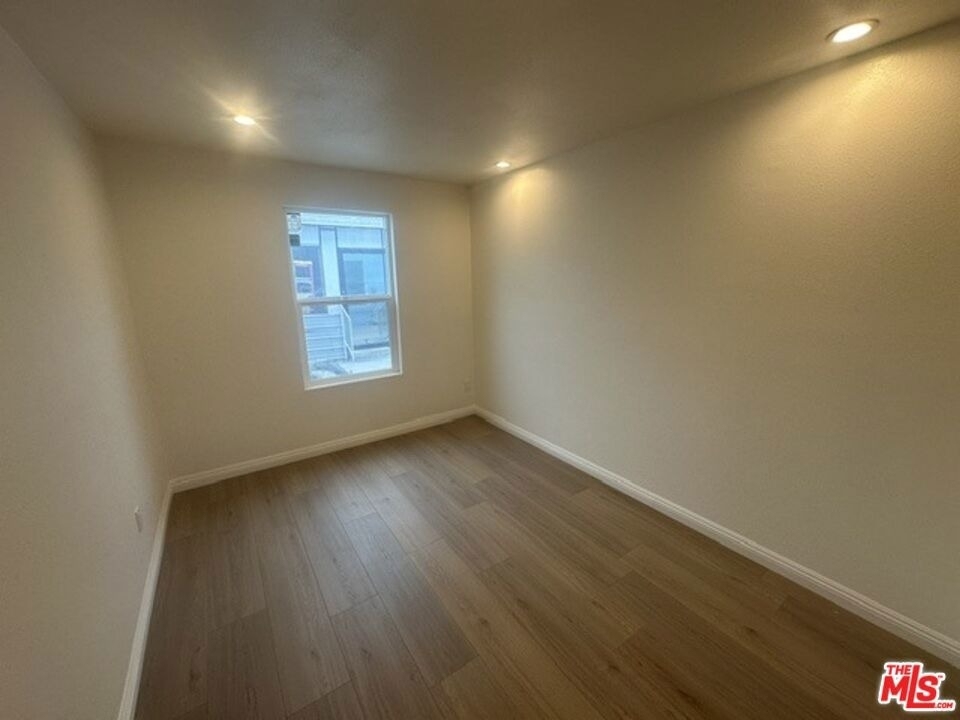 1012 E 73rd Street - Photo 11