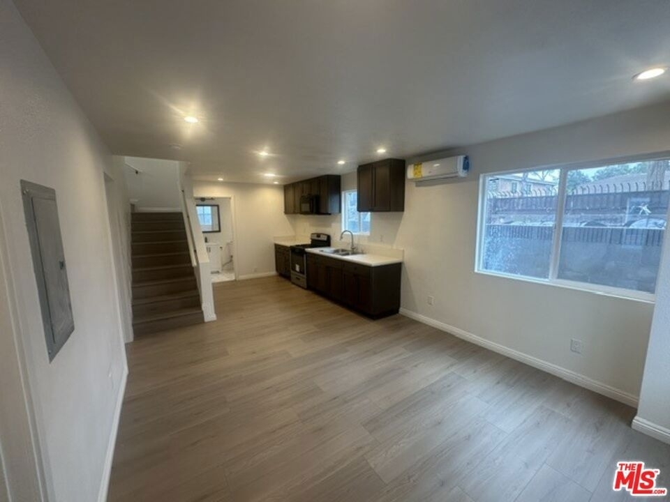 1012 E 73rd Street - Photo 3