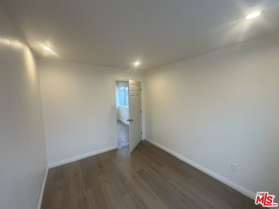 1012 E 73rd Street - Photo 12