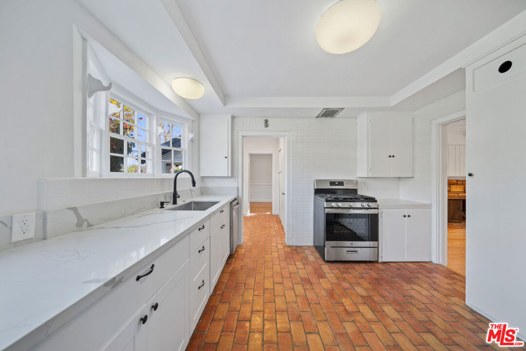 109 Homewood Road - Photo 10