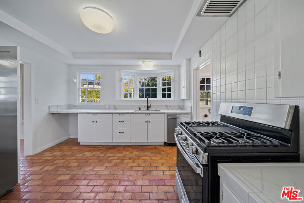 109 Homewood Road - Photo 9