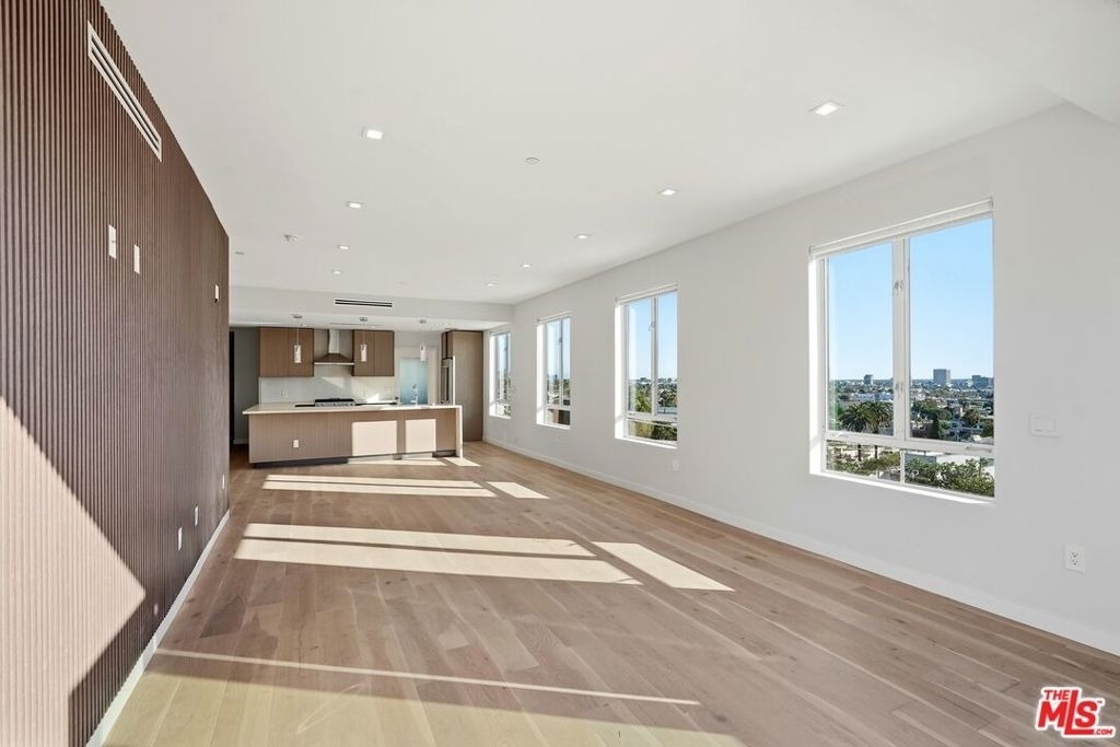 1006 Hancock Avenue - Photo 1