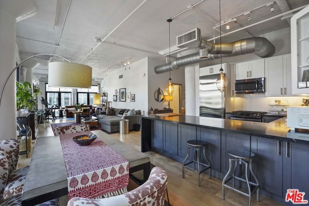 330 W 11th Street - Photo 13