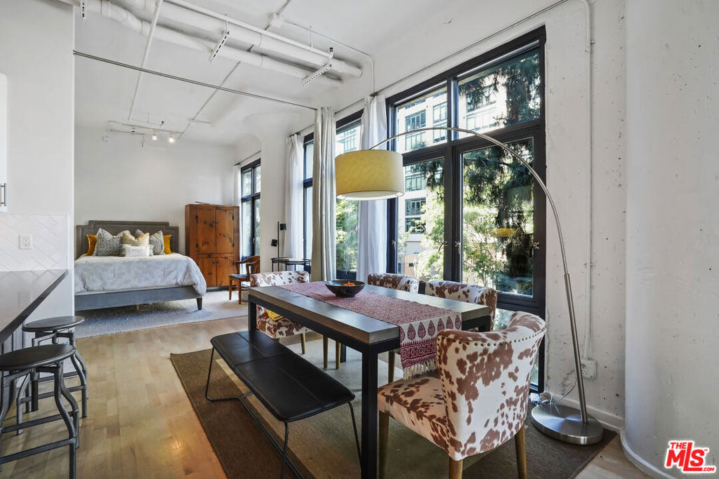 330 W 11th Street - Photo 8