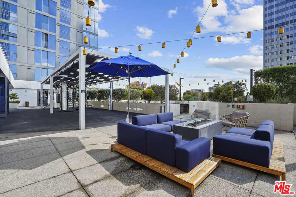 330 W 11th Street - Photo 29