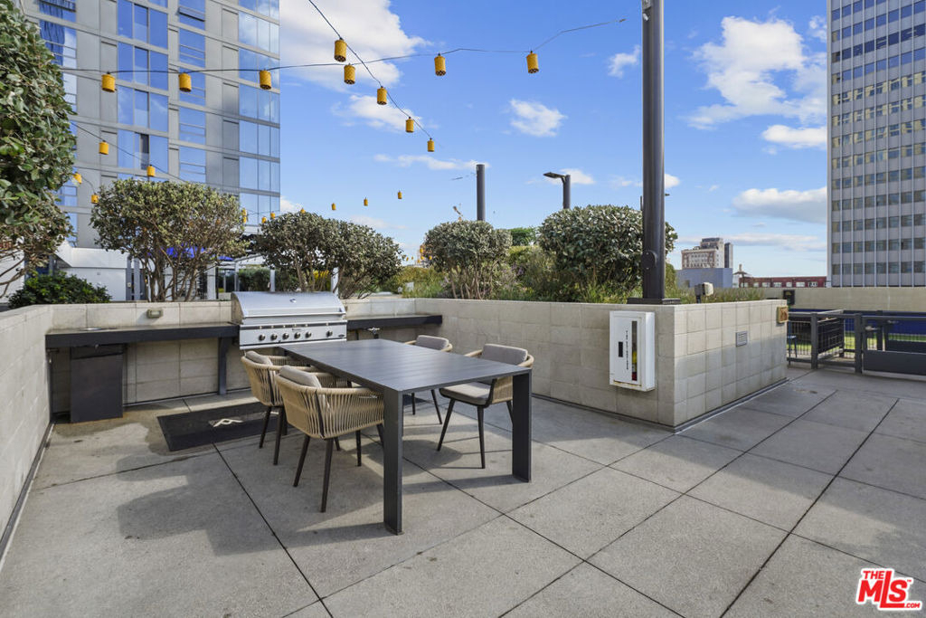 330 W 11th Street - Photo 28
