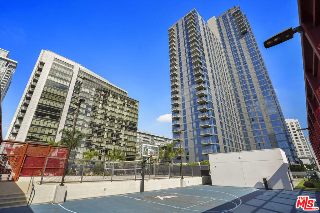 330 W 11th Street - Photo 25