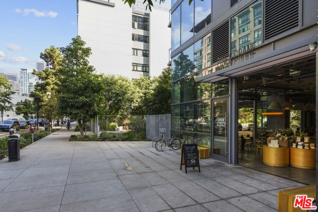 330 W 11th Street - Photo 34