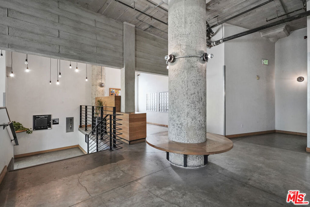 330 W 11th Street - Photo 37