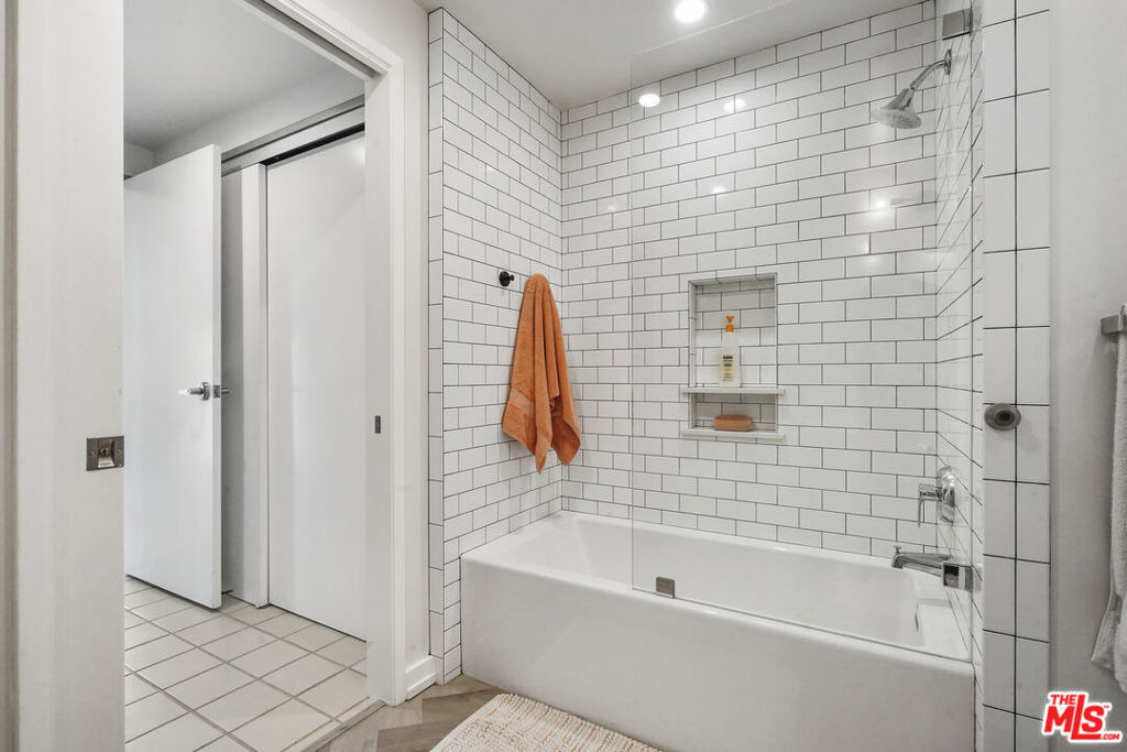 330 W 11th Street - Photo 22