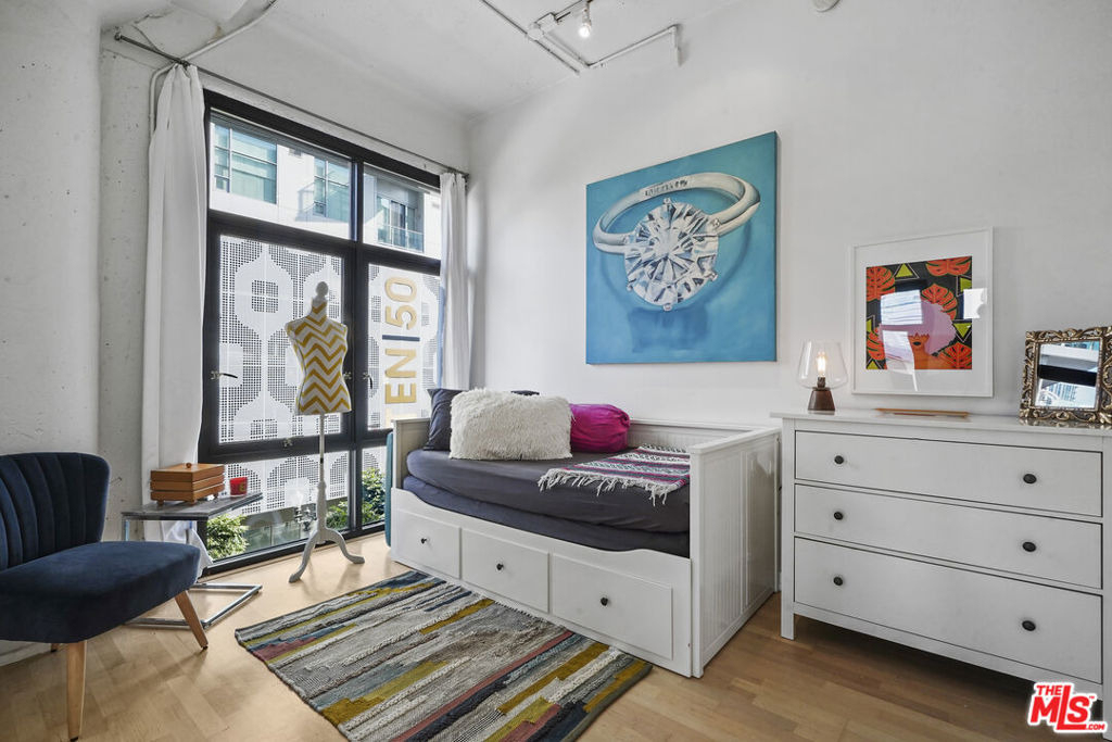 330 W 11th Street - Photo 19