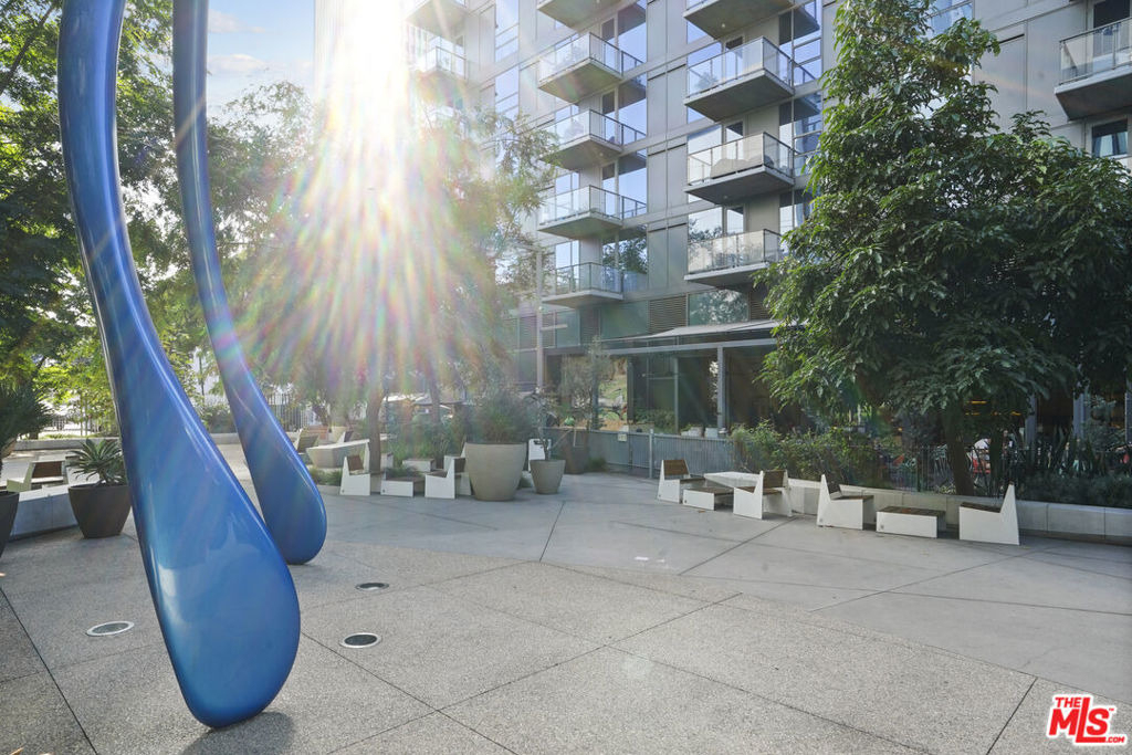 330 W 11th Street - Photo 35