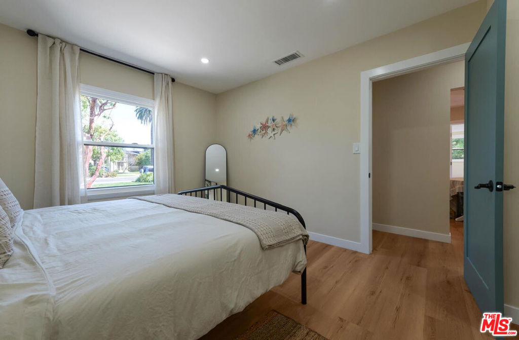 4147 Marcasel Avenue - Photo 30
