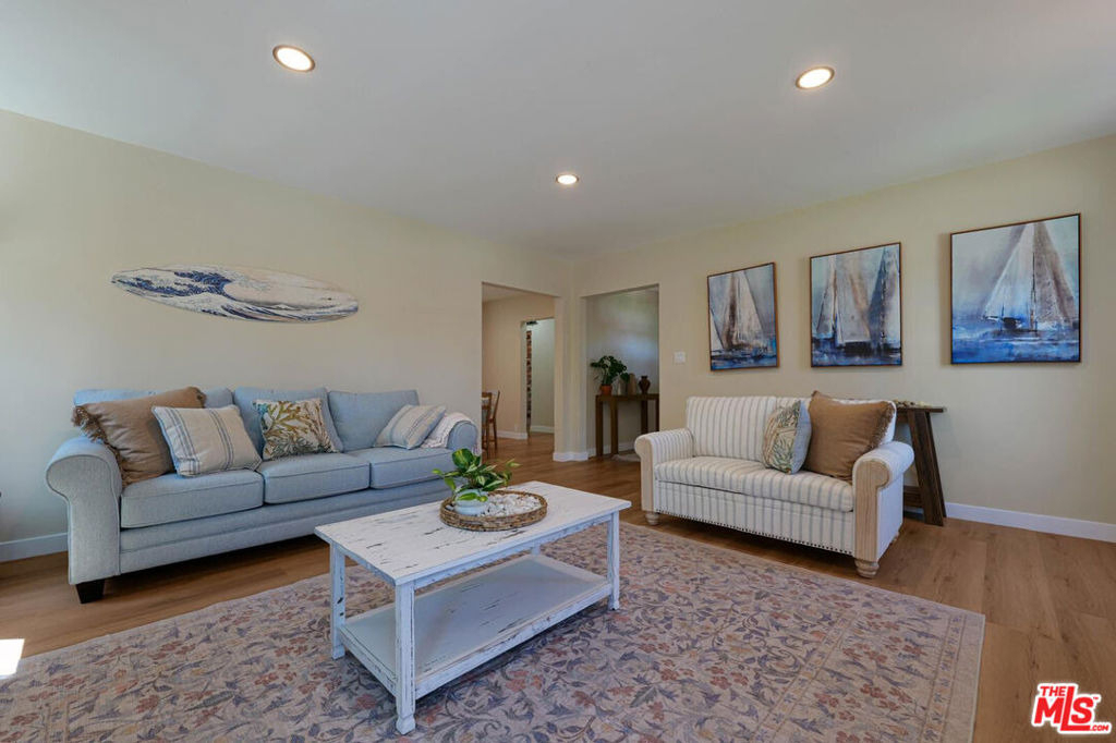 4147 Marcasel Avenue - Photo 11