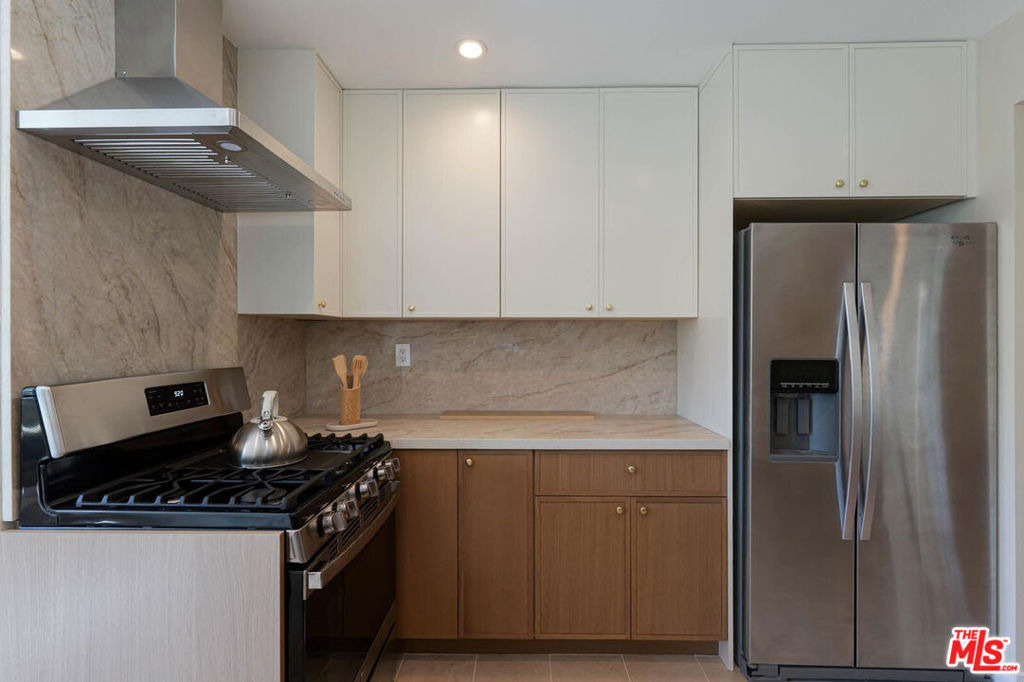 4147 Marcasel Avenue - Photo 17
