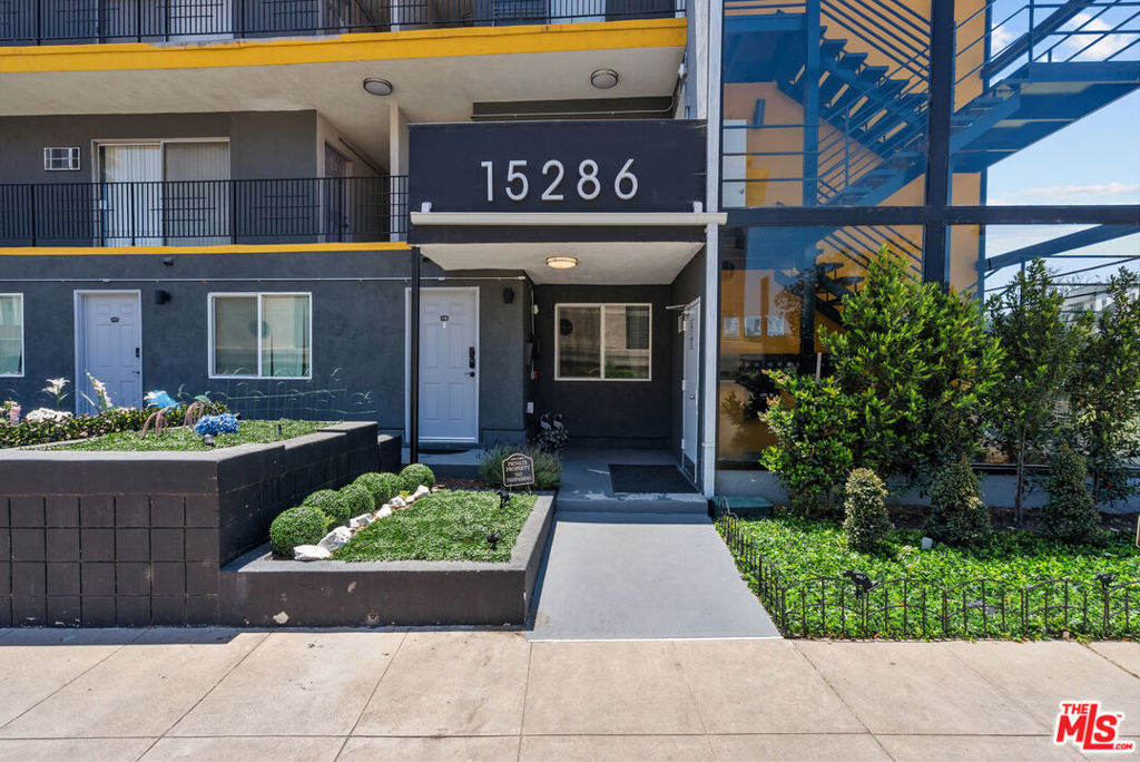 15286 Sutton Street - Photo 1