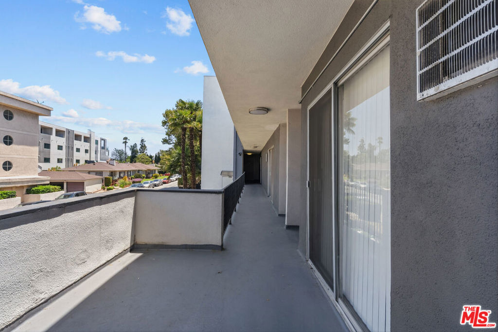 15286 Sutton Street - Photo 2