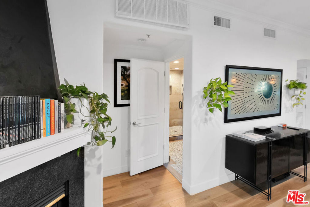 851 N San Vicente Boulevard - Photo 7