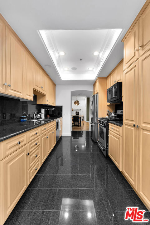 851 N San Vicente Boulevard - Photo 10