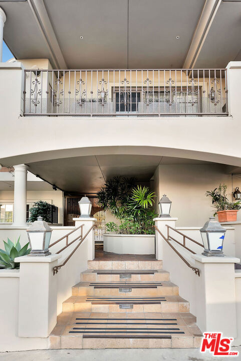 851 N San Vicente Boulevard - Photo 25