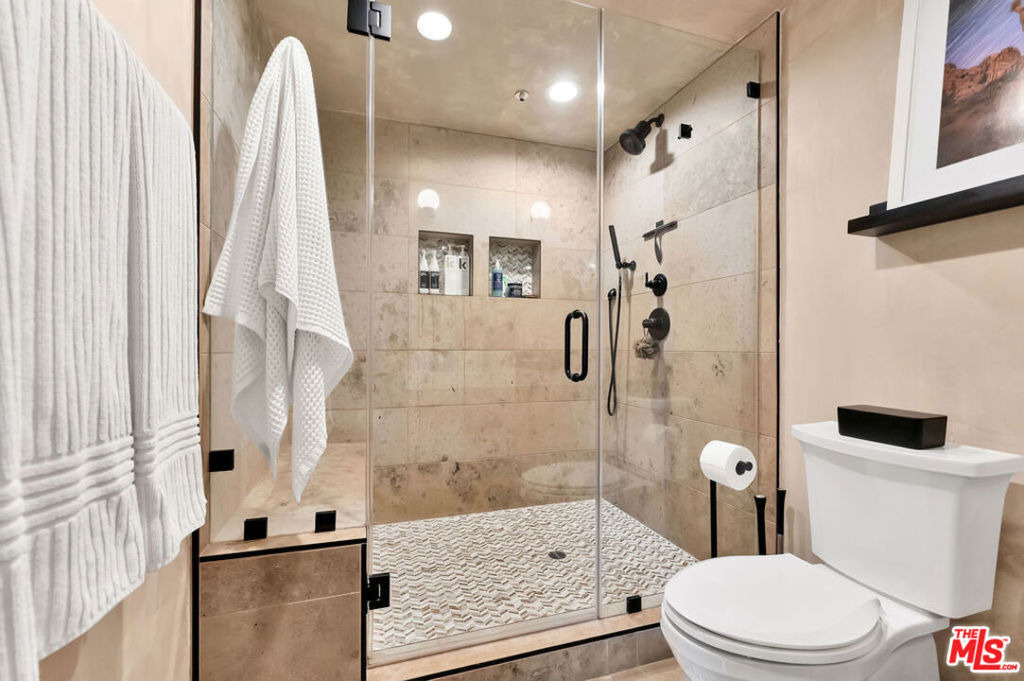 851 N San Vicente Boulevard - Photo 13