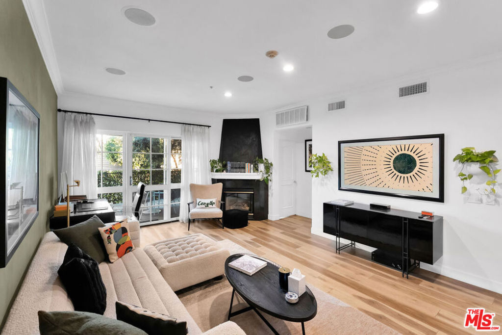851 N San Vicente Boulevard - Photo 2