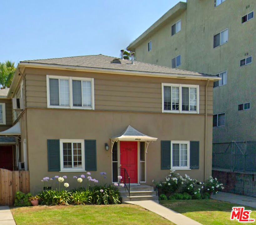 11928 Magnolia Boulevard - Photo 0
