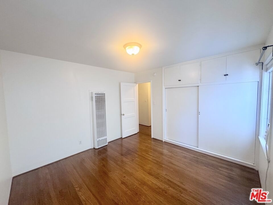 11928 Magnolia Boulevard - Photo 5