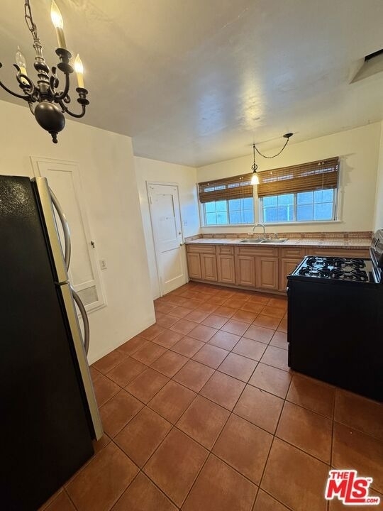 11928 Magnolia Boulevard - Photo 8
