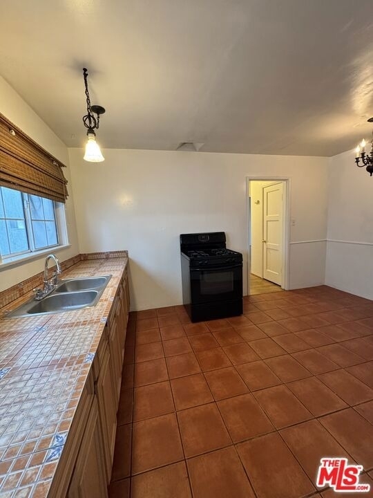 11928 Magnolia Boulevard - Photo 9