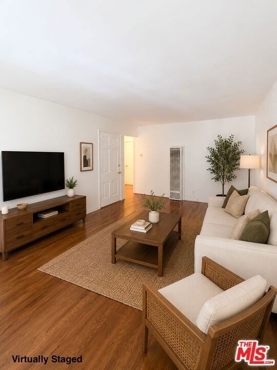 11928 Magnolia Boulevard - Photo 3
