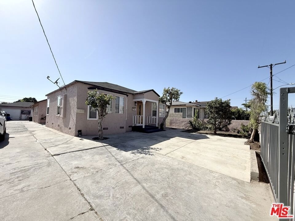 11633 Menlo Avenue - Photo 0